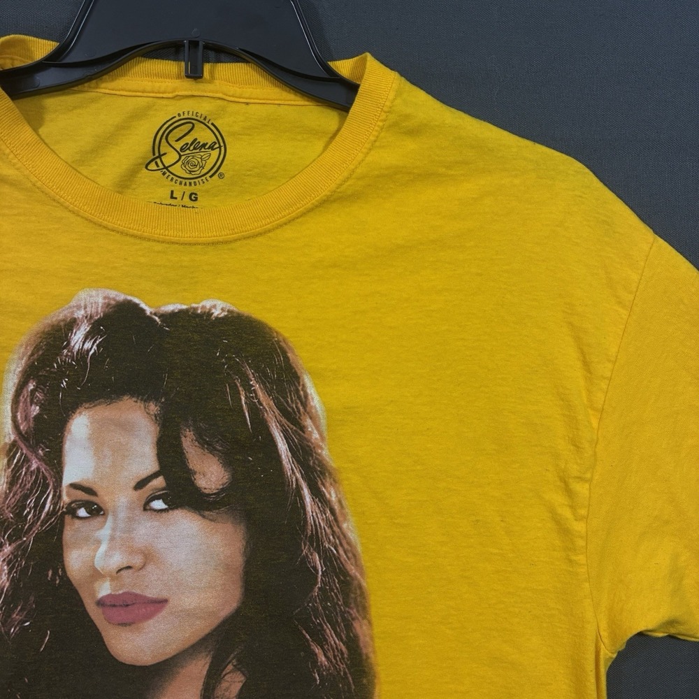 Authentic Selena T-Shirt Yellow Size L Y2K Selena Shirt